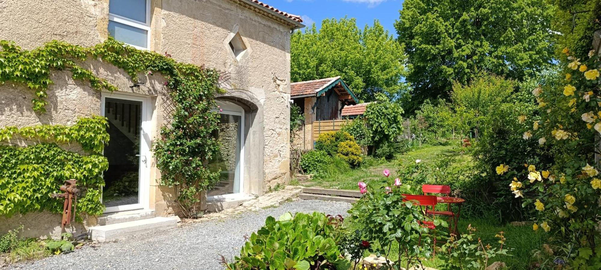 Maison Irondas Saint-Pierre-d'Aurillac Eksteriør bilde