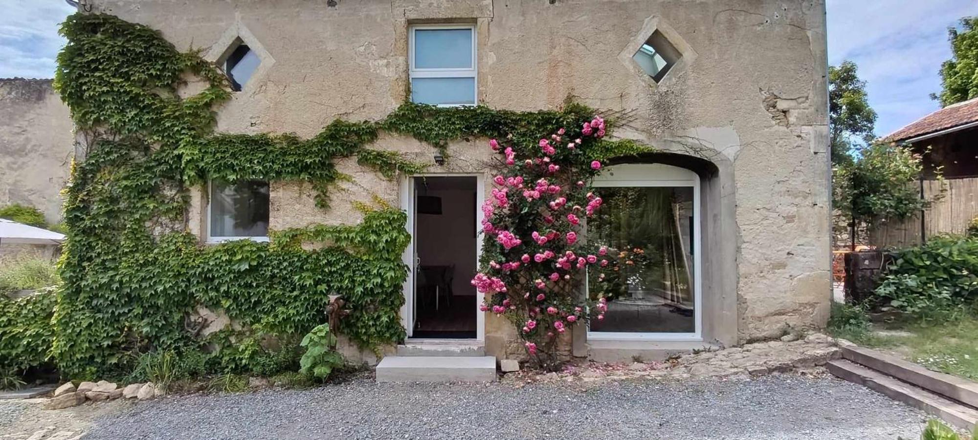 Maison Irondas Saint-Pierre-d'Aurillac Eksteriør bilde